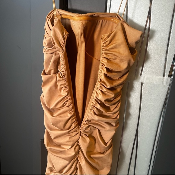 Oh Polly
Keep it Simple
Ruched
Midaxi Dress
Size 2 - Picture 2 of 9